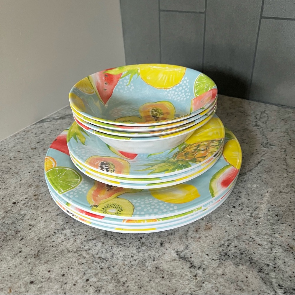Member's Mark 11* Piece Bamboo Melamine Dinnerware Set- Tropical Fruit